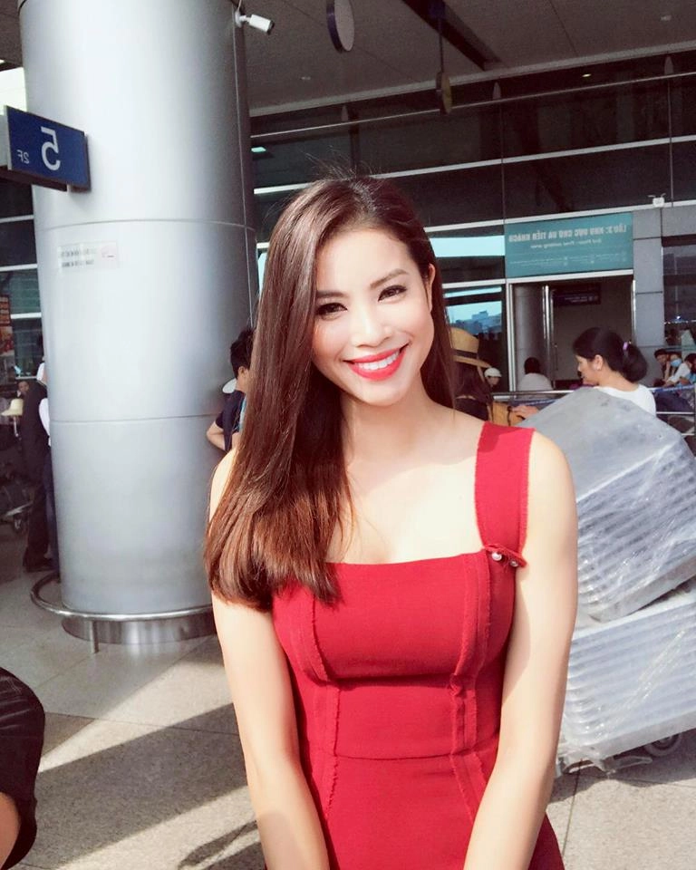 Phạm hương buồn ngủ vẫn đẹp xuất sắc làm náo loạn sân bay - 8