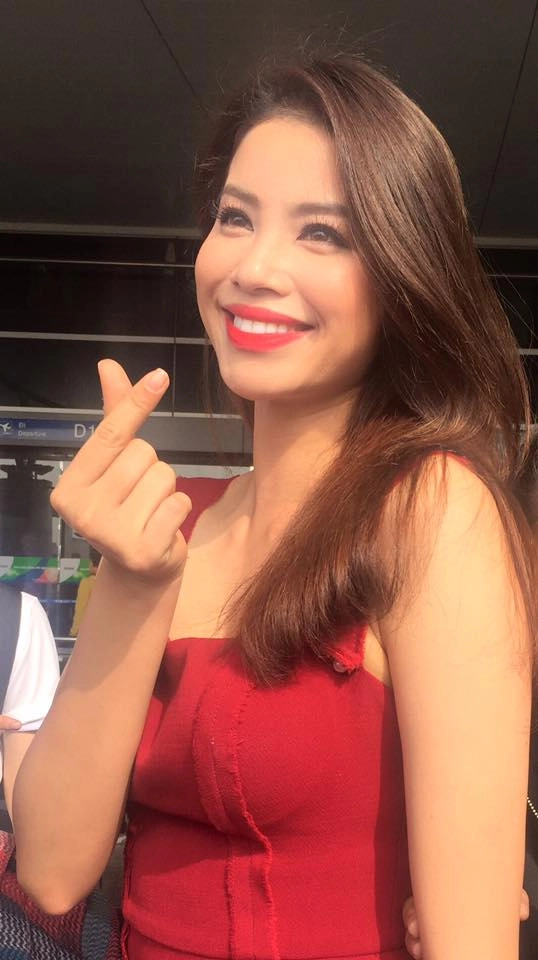 Phạm hương buồn ngủ vẫn đẹp xuất sắc làm náo loạn sân bay - 9