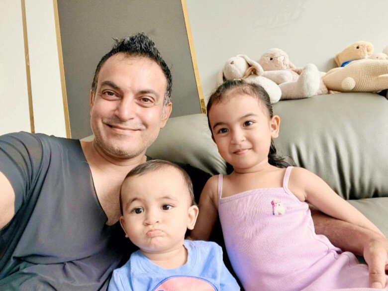 Phản ứng của chồng võ hạ trâm khi con lai ấn không chọn vàng tiền chỉ lấy tràng hạt từ ông ngoại xuất gia trong tiệc thôi nôi - 7