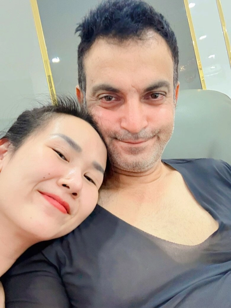 Phản ứng của chồng võ hạ trâm khi con lai ấn không chọn vàng tiền chỉ lấy tràng hạt từ ông ngoại xuất gia trong tiệc thôi nôi - 10