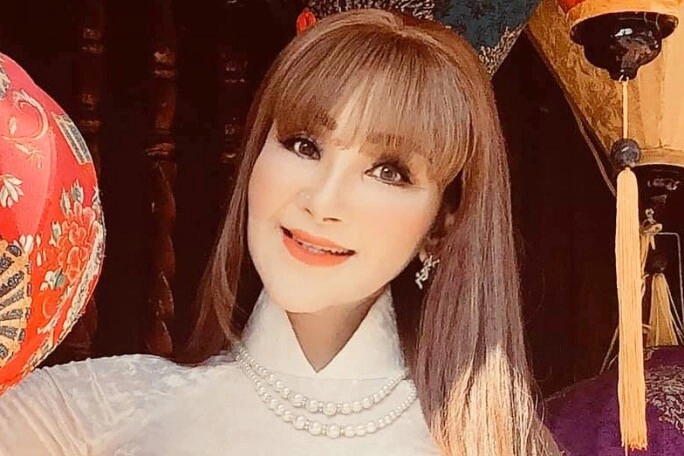 phú bà 10 lần nằm bàn mổ để đổi mặt giàu từ đời cha đến con tiêu xài mười mấy tỷ mỗi năm - 4