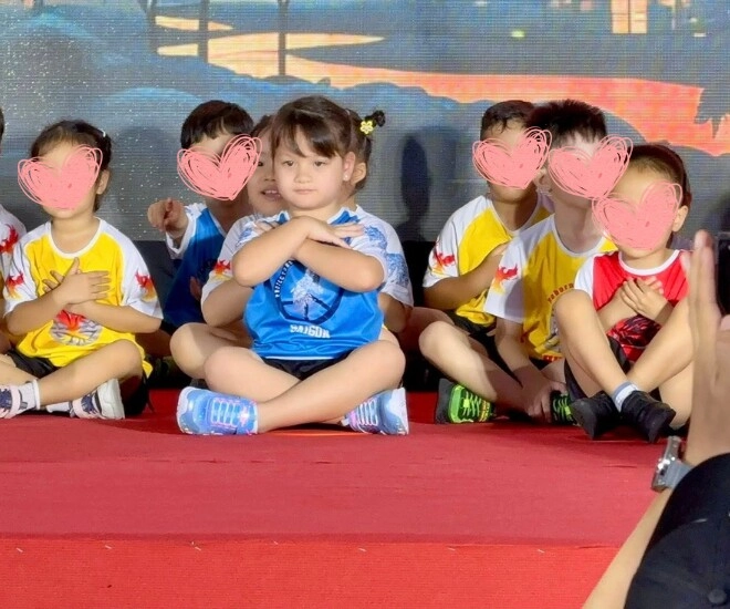 Phu nhân bầu hiển phụ con đưa cháu nội đi học thiếu gia nghìn tỷ làm bố đơn thân nay thấy tự hào - 2