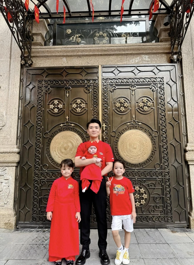 Phu nhân bầu hiển phụ con đưa cháu nội đi học thiếu gia nghìn tỷ làm bố đơn thân nay thấy tự hào - 13