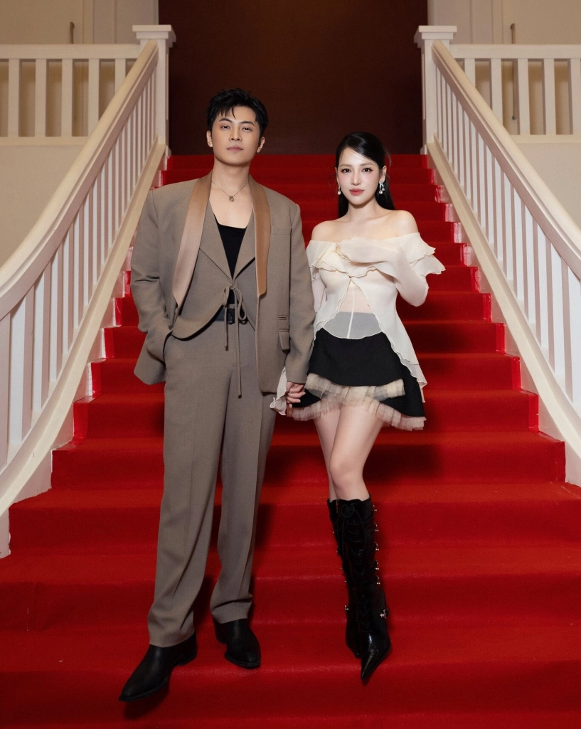 Puka khoe cảnh chồng bế ru con sau nửa năm sinh bé đầu lòng nhóc tì nay bụ bẫm với đầu đầy tóc - 8