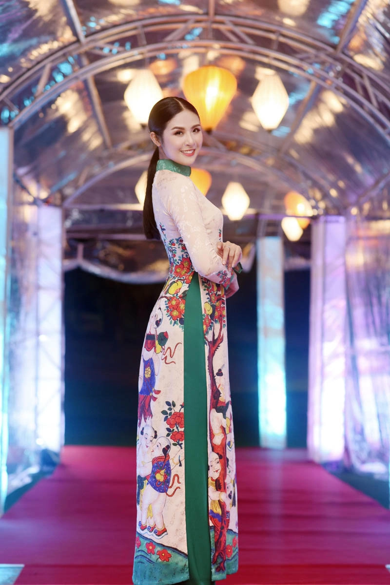 Quan khách tại hội nghị cấp cao apec 2017 say mê áo dài của hh ngọc hân - 8