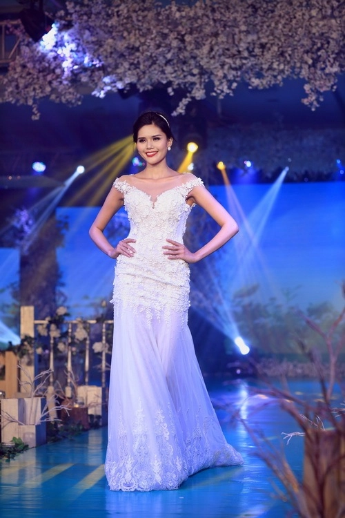 Quỳnh thư mặc váy cưới thon gọn bên ngọc tình - 10