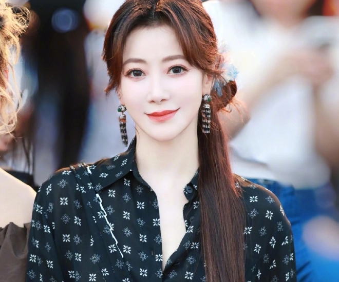 Sao nữ đã 50 vẫn đẹp nóng bỏng tưởng sung sướng lấy hồng hài nhi ai ngờ chồng vừa lười vừa bẩn - 1