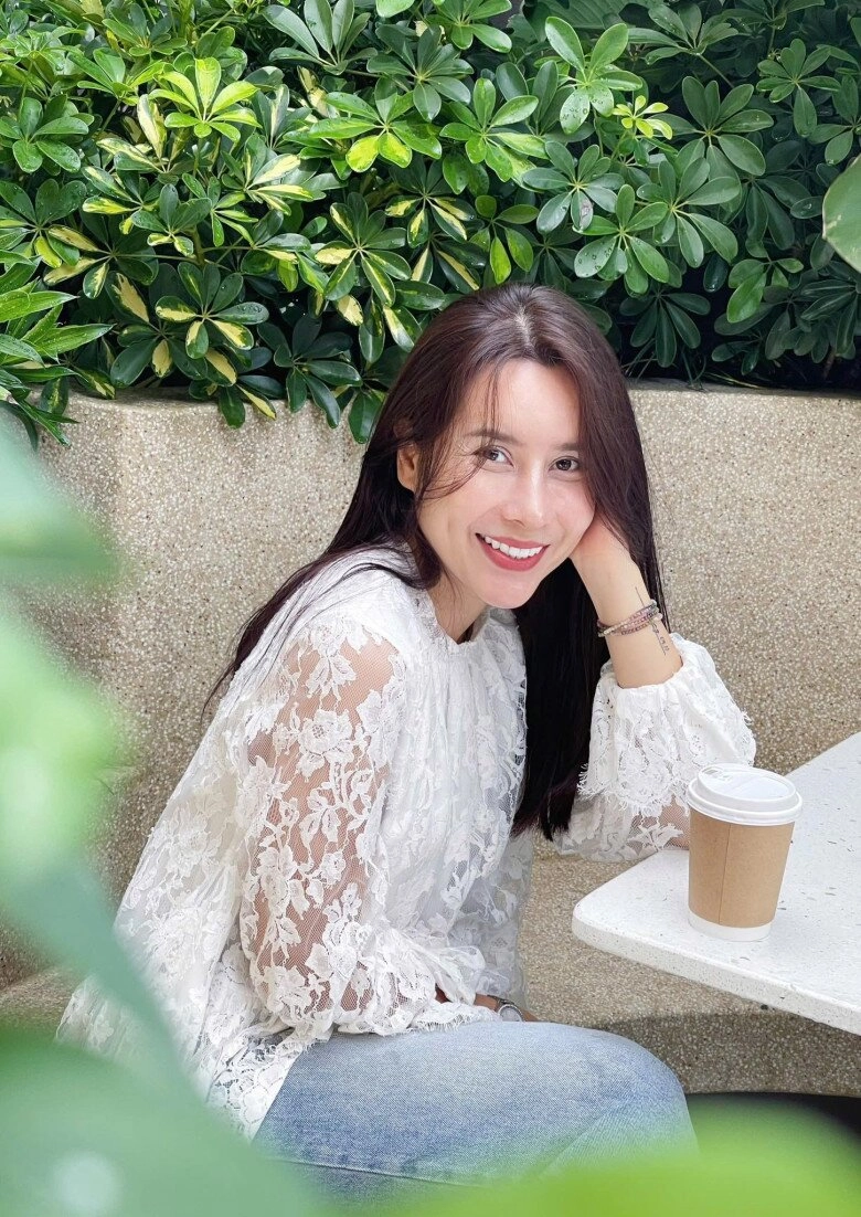 Sao việt 24h btv hoài anh khoe dung mạo xinh đẹp trẻ trung ở tuổi u50 được khen không khác gì thời dẫn thời sự vtv - 10