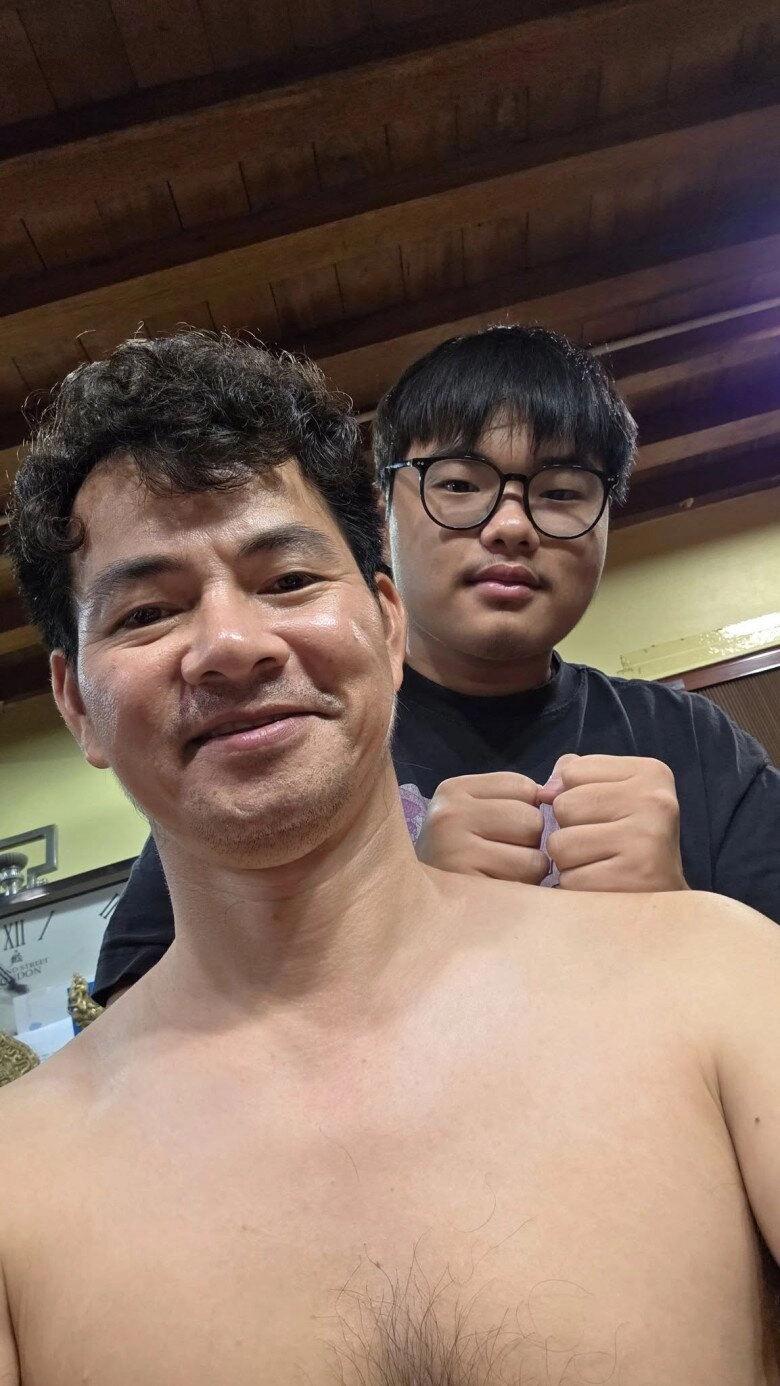 Sao việt 24h đỗ mỹ linh vừa gặp bão táp liền được chồng chủ tịch tặng hoa thắc mắc ai dạy ông xã hành động lãng mạn - 3