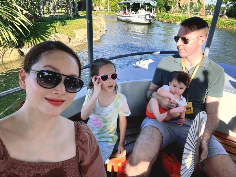 Sao việt 24h lan phương tự hào khoe con gái lai tây càng lớn càng xinh xắn cặp chân dài được thừa hưởng của bố cao 2m - 6