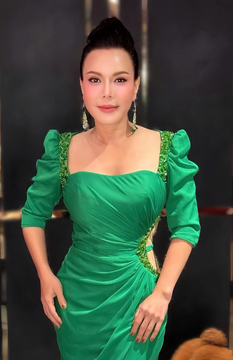 Sao việt 24h lan phương tự hào khoe con gái lai tây càng lớn càng xinh xắn cặp chân dài được thừa hưởng của bố cao 2m - 8