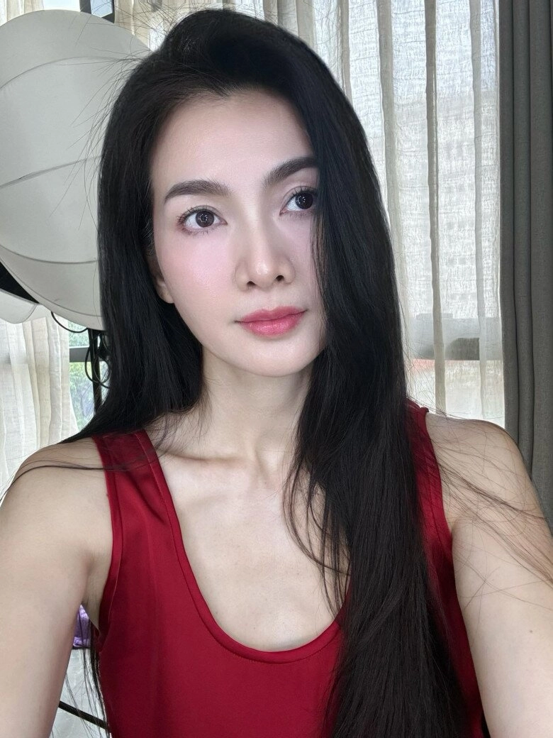 Sao việt 24h lan phương tự hào khoe con gái lai tây càng lớn càng xinh xắn cặp chân dài được thừa hưởng của bố cao 2m - 10