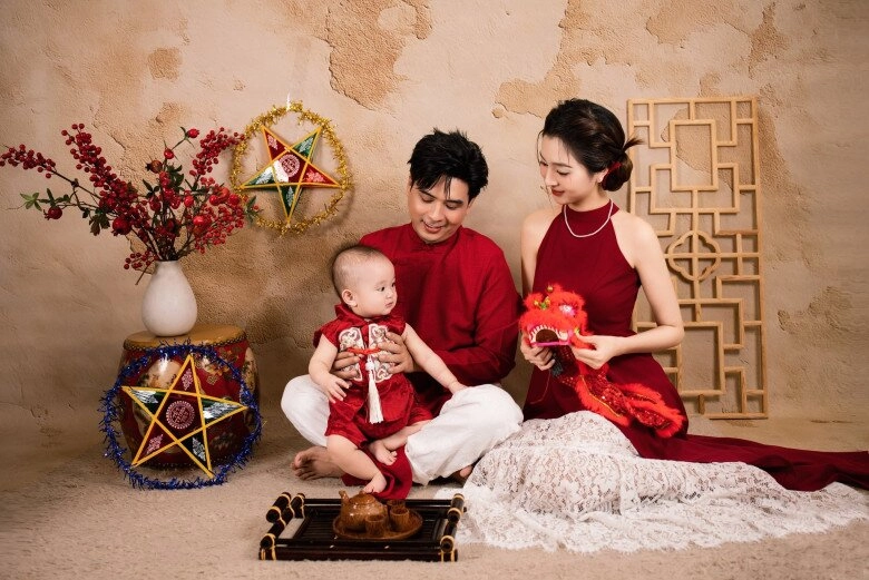 Sao việt 24h mc diệp chi cùng con gái đến thượng hải ái nữ 13 tuổi dáng chuẩn như người mẫu nhìn như em gái của mẹ - 13