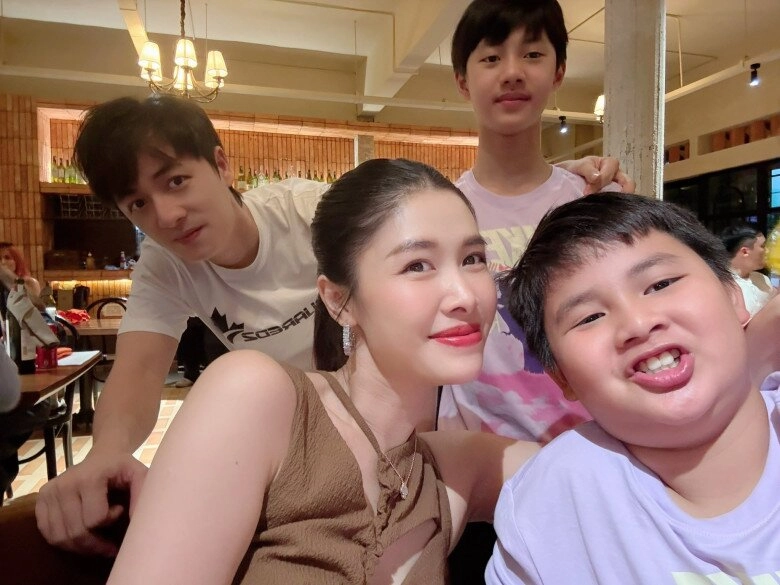 Sao việt 24h mẹ ruột hồ ngọc hà diện phong cách độc lạ tuổi u70 vẫn tự tin khoe dáng trong trang phục bó sát - 17