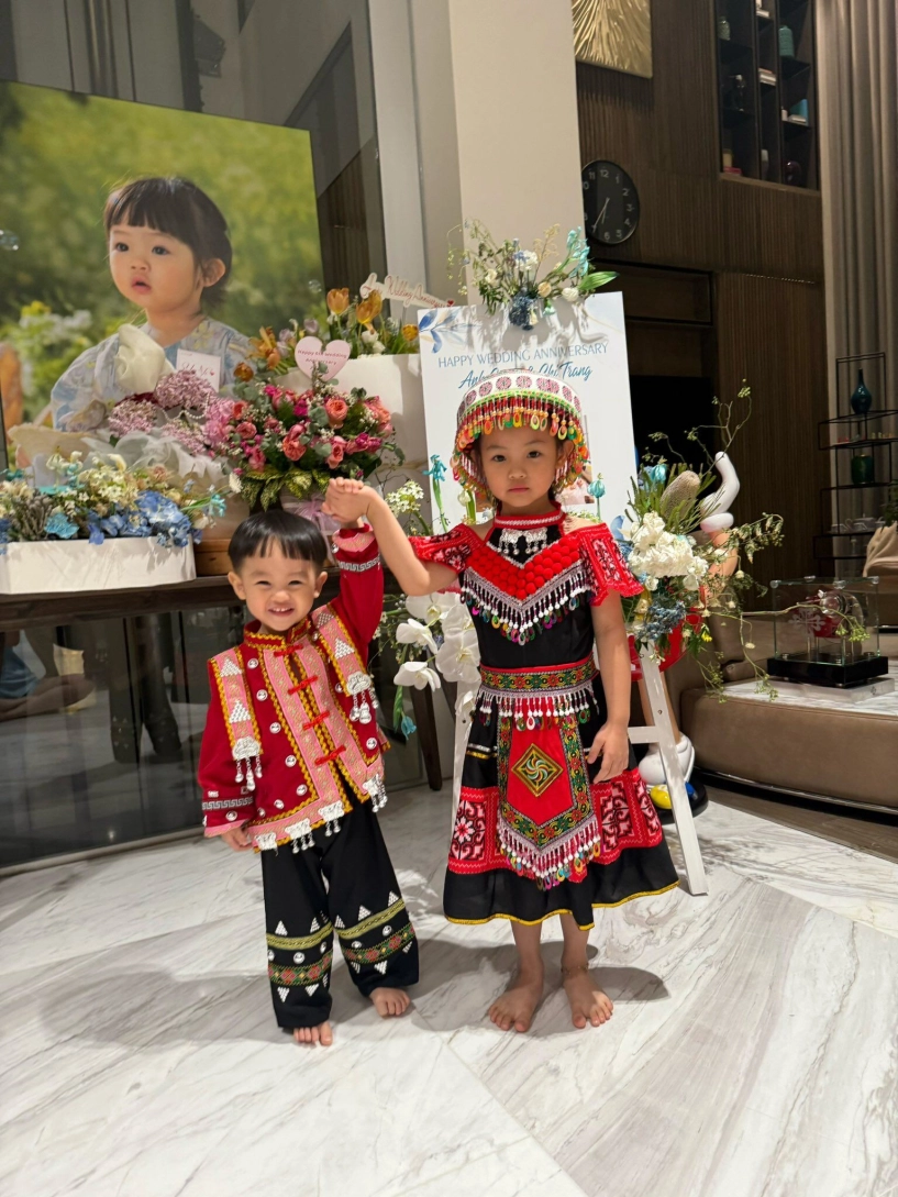 Sao việt 24h mẹ vợ cường đô la khoe khoảnh khắc 2 cháu nắm tay nhau suchin được bà khẳng định giống hệt đàm thu trang - 4