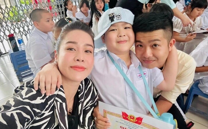 Sao việt 24h nhật kim anh khoe ảnh 2 con ái nữ lai được nhận xét nhìn lớn tuổi hơn anh trai chung nửa huyết thống - 5