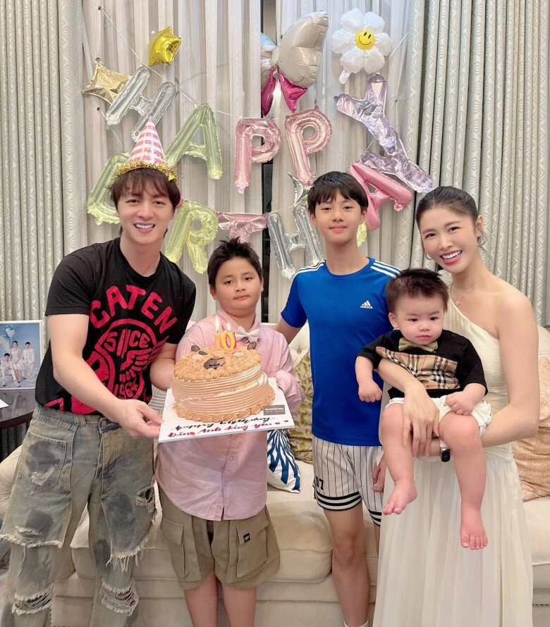 Sao việt 24h nhật kim anh khoe ảnh 2 con ái nữ lai được nhận xét nhìn lớn tuổi hơn anh trai chung nửa huyết thống - 10