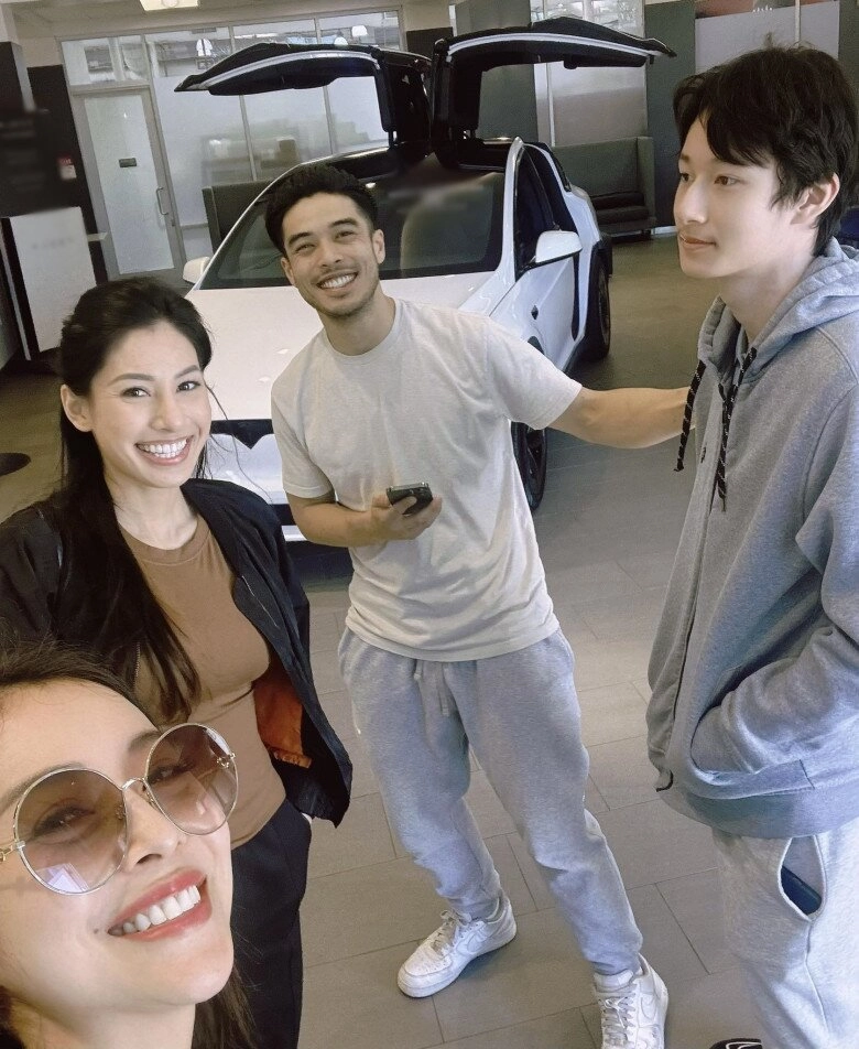 Sao việt tậu xế sang thưởng con vào đại học jennifer phạm chi 2 tỷ cho con trai với quang dũng nhật cường phải vay mượn - 2