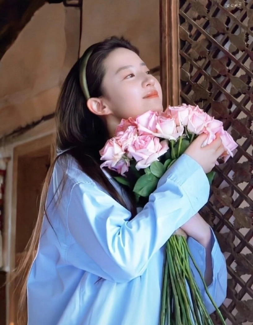 Sau chụp ảnh cùng hoa hồng lưu diệc phi lại khởi xướng trào lưu làm đẹp mới - 2