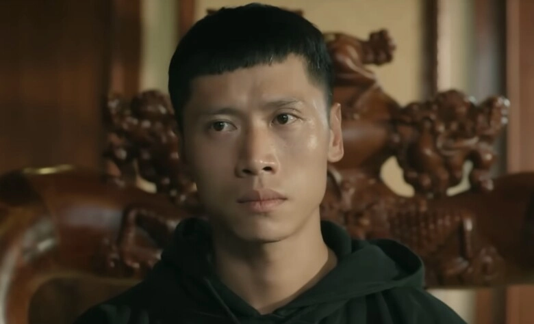 sen mưa đỏ hoá giang hồ trong cách em 1 milimet y hệt bản nhí bị nghi là cảnh sát ngầm vì mặt búng ra chữ liêm - 4