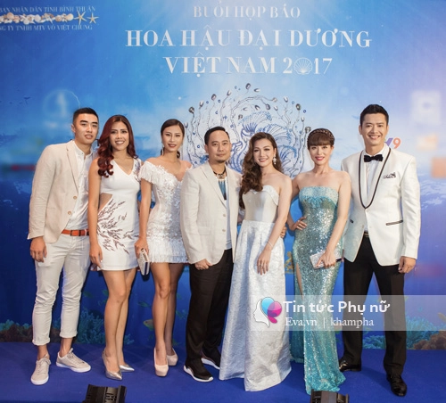 Siêu mẫu hồ đức vĩnh điển trai bên lý nhã kỳ yêu kiều lộng lẫy - 12