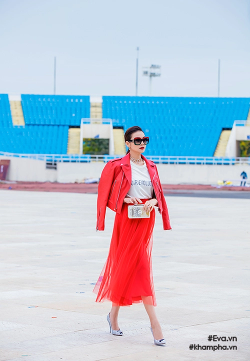 Siêu mẫu thanh hằng diện cây hàng hiệu đỏ rực rỡ giá nửa tỷ đồng đi sự kiện - 5