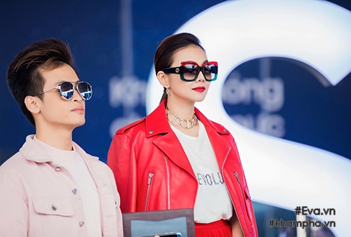 Siêu mẫu thanh hằng diện cây hàng hiệu đỏ rực rỡ giá nửa tỷ đồng đi sự kiện - 14