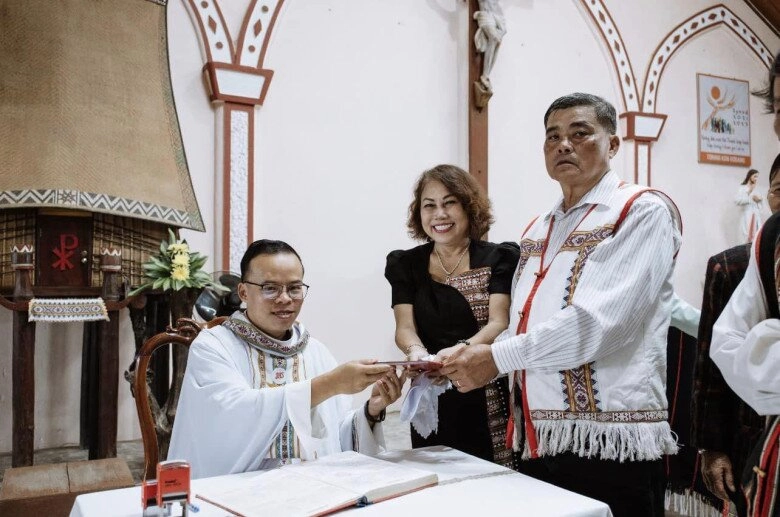 Siu black hạnh phúc đón thành viên mới ở tuổi u60 khoe ảnh bế thiên thần nhỏ trông cực yêu - 8