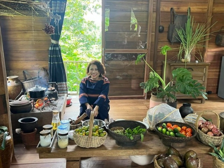 Siu black hạnh phúc đón thành viên mới ở tuổi u60 khoe ảnh bế thiên thần nhỏ trông cực yêu - 10