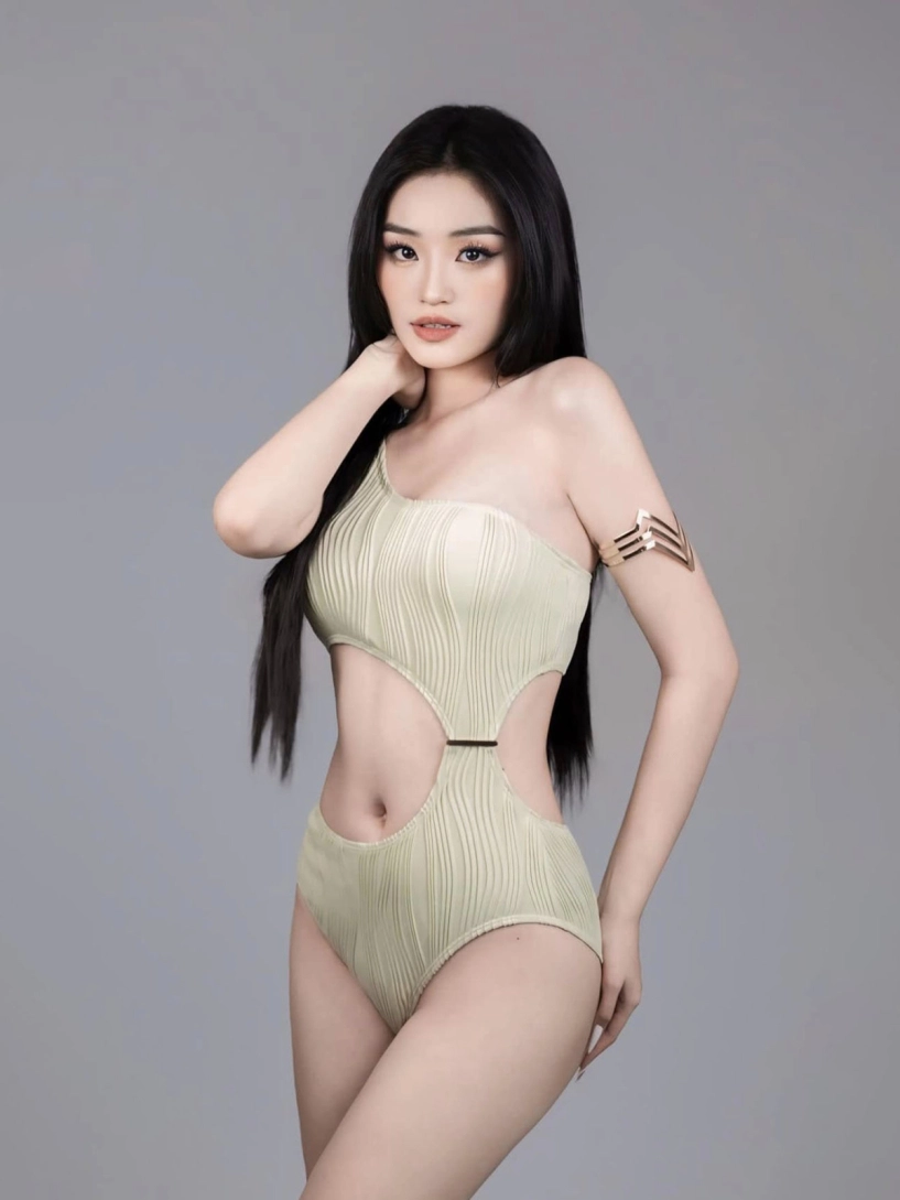 Tân hoa hậu yến nhi chăm mặc crop top khoe eo - 10