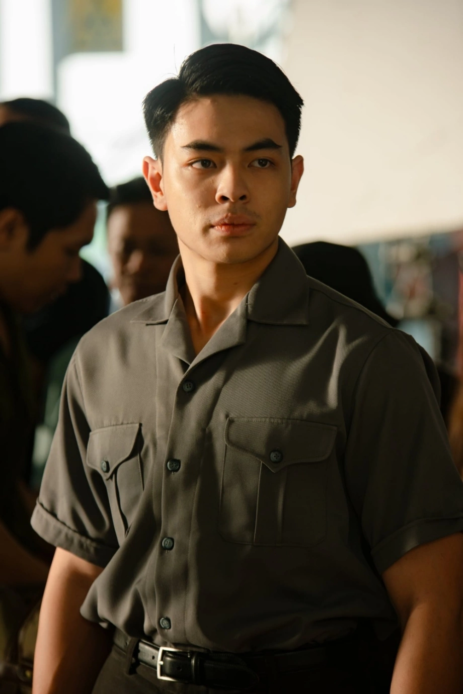 Thái hoà hạ cái tôi để làm bạn cùng con đi khắp đoàn phim khoe ngoại hình điển trai của quý tử - 4