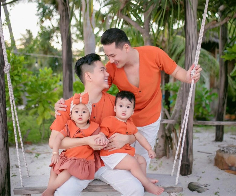 Thanh đoàn và hà trí quang hạnh phúc khoe thiên thần nhỏ 2 con chào đời tại thái lan nay lên chức anh chị - 7