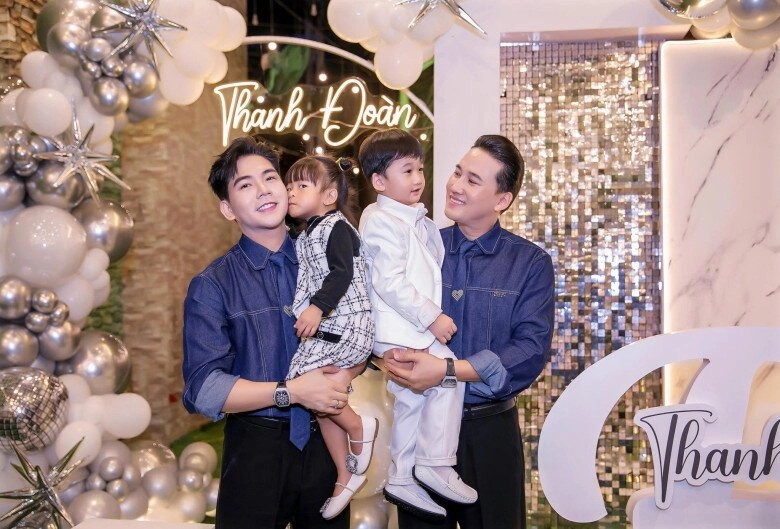 Thanh đoàn và hà trí quang hạnh phúc khoe thiên thần nhỏ 2 con chào đời tại thái lan nay lên chức anh chị - 8