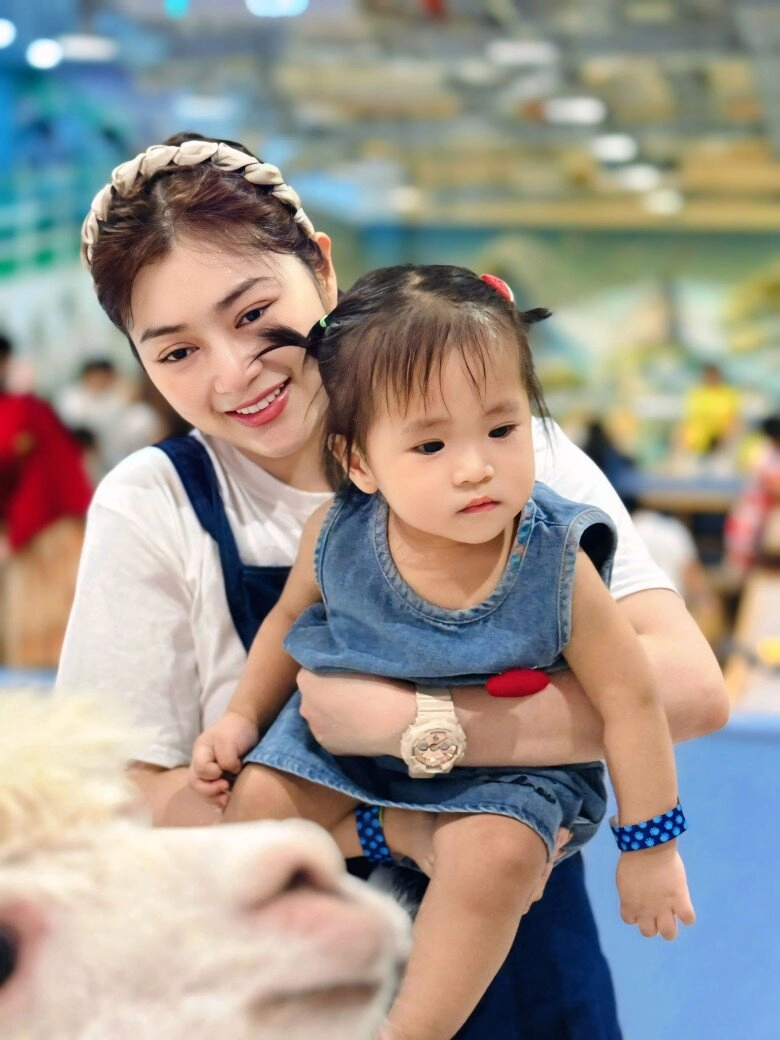 Thanh trúc cho con gái 1 tuổi đi học mẫu giáo ngỡ ngàng vì phản ứng của ái nữ - 6