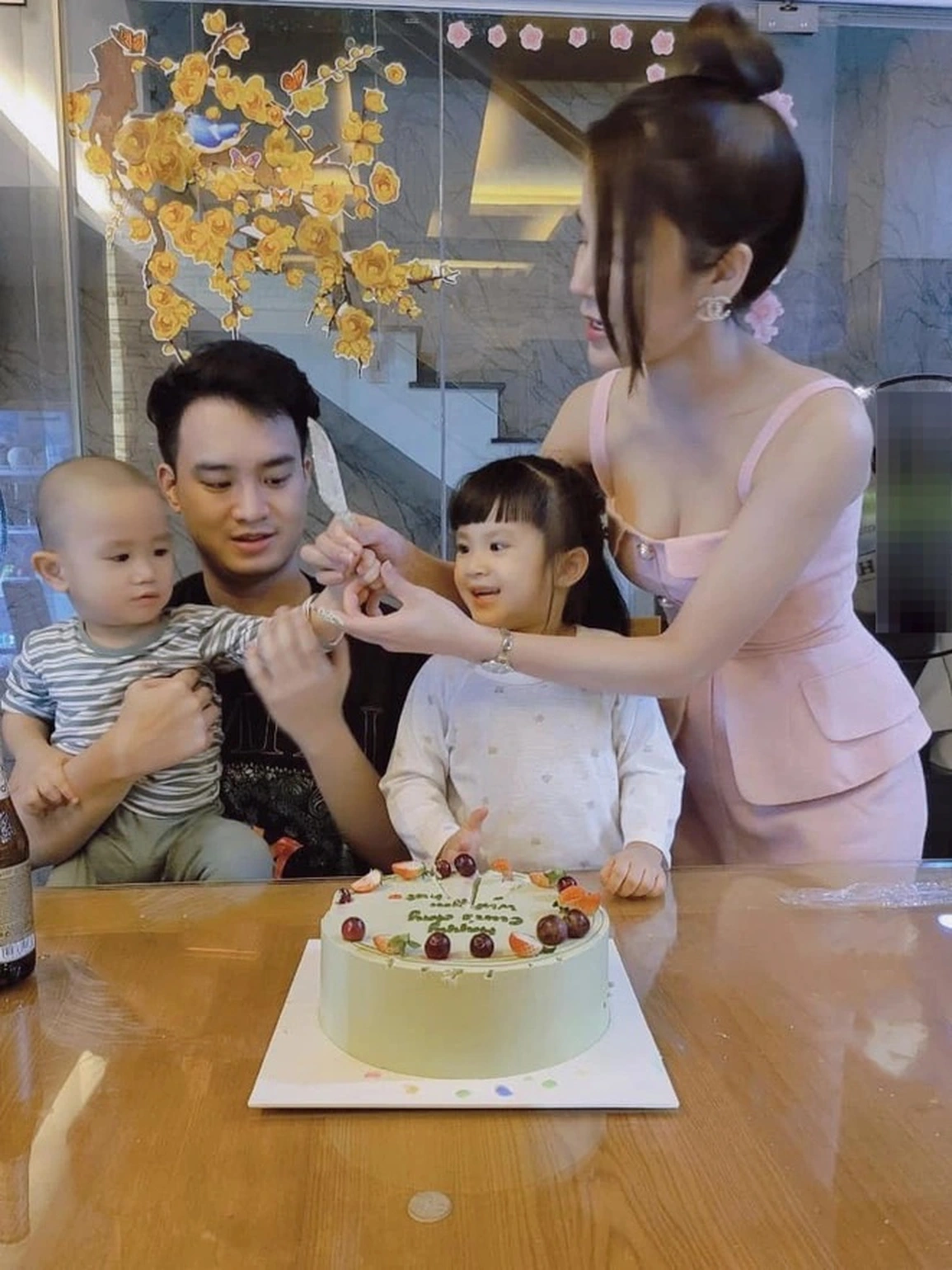 Thiếu gia đức phạm được khen mặt búng ra sữa hậu ly hôn diệp lâm anh thân thiết á hậu kém 8 tuổi trên sân pickeball - 5