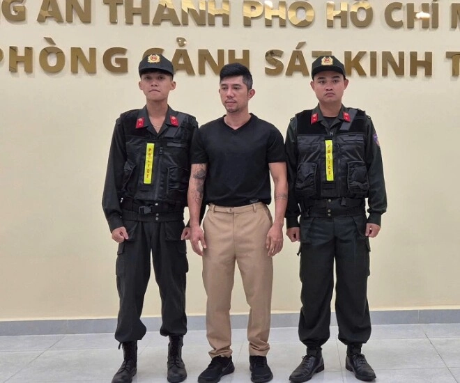 Trước khi bị bắt vì hối lộ chạy án lương bằng quang kịp ra ca khúc mới buồn khổ vì xa ngân 98 - 1