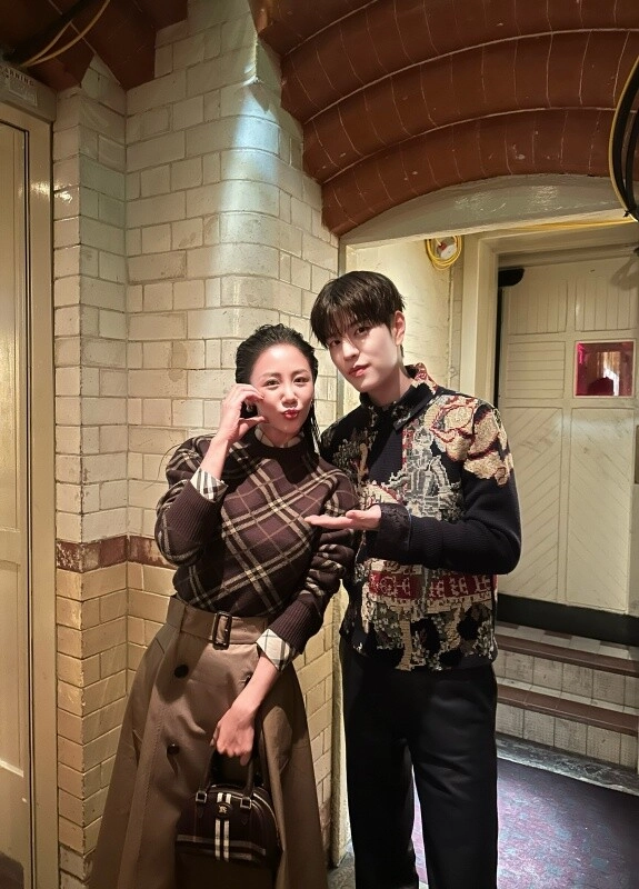 Văn mai hương nổi bật tại london fashion week hội ngộ trương tịnh nghi bright và dàn sao quốc tế - 8