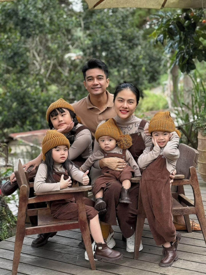 Vân trang bày heo quay dọn thôi nôi cho con trai trong biệt thự 1000m2 quý tử được kỳ vọng nối nghiệp bố đại gia - 11