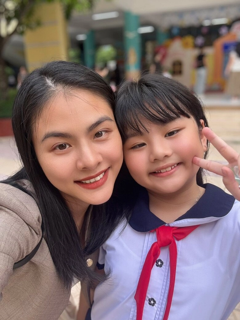 Vân trang tự tay trang trí trung thu cho lớp của con gái được khen vì nhà có điều kiện vẫn cho ái nữ học trường công - 3