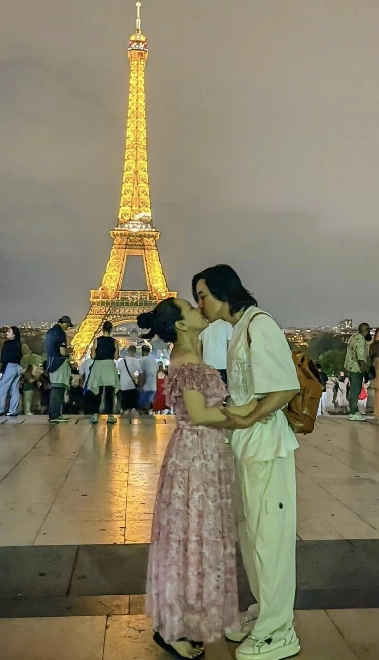 Việt hương sướng vì cưới được người đàng hoàng dặn hoài phương ông mà bỏ tôi sớm là tôi kiếm trai 6 múi liền - 10