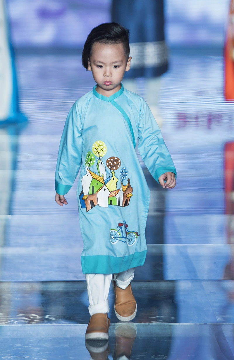 Vợ đẹp và 3 con xinh như thiên thần của mc phan anh phá đảo trên sàn diễn - 5