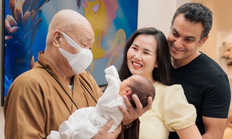 Võ hạ trâm công bố con trai lai ấn kế thừa sự nghiệp tu hành của ông ngoại làm tiệc thôi nôi tại nhà cho quý tử - 7