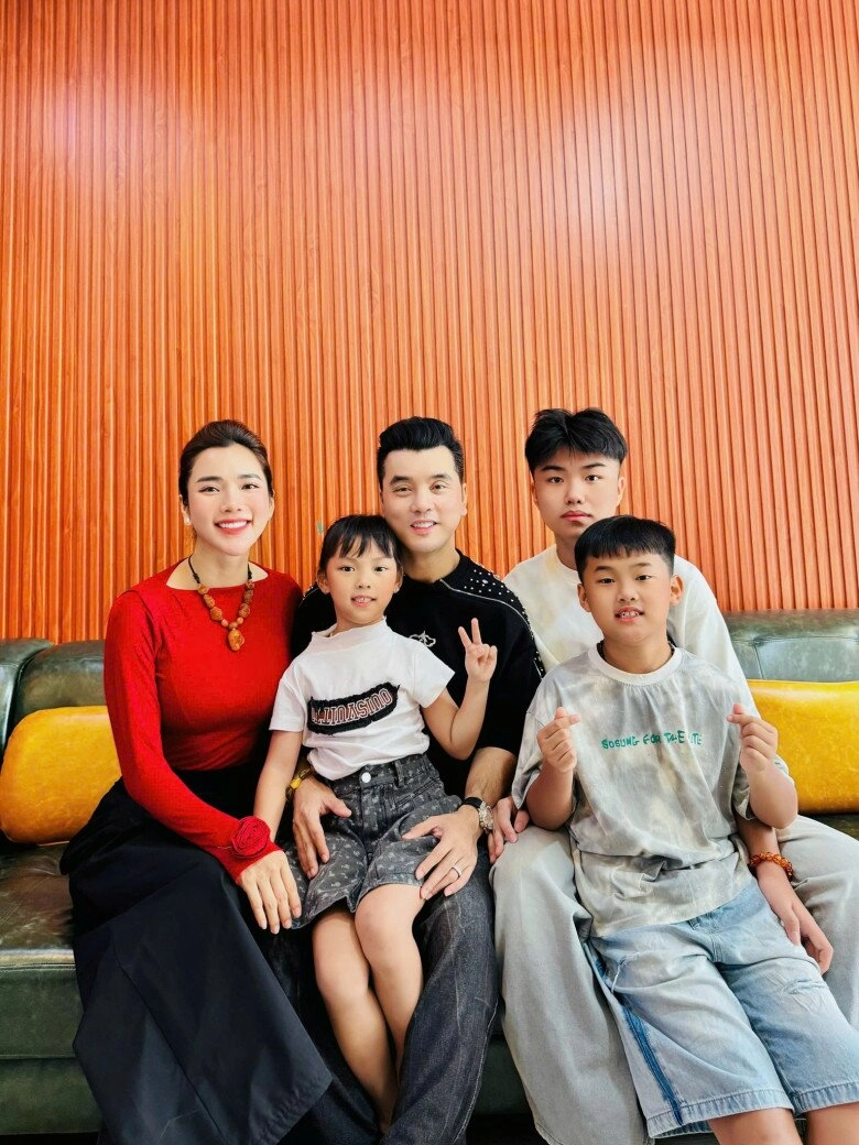 Vợ ưng hoàng phúc thương con trai qua mỹ ở cùng ba ruột không còn được nuông chiều gọi điện về mít ướt với mẹ - 5