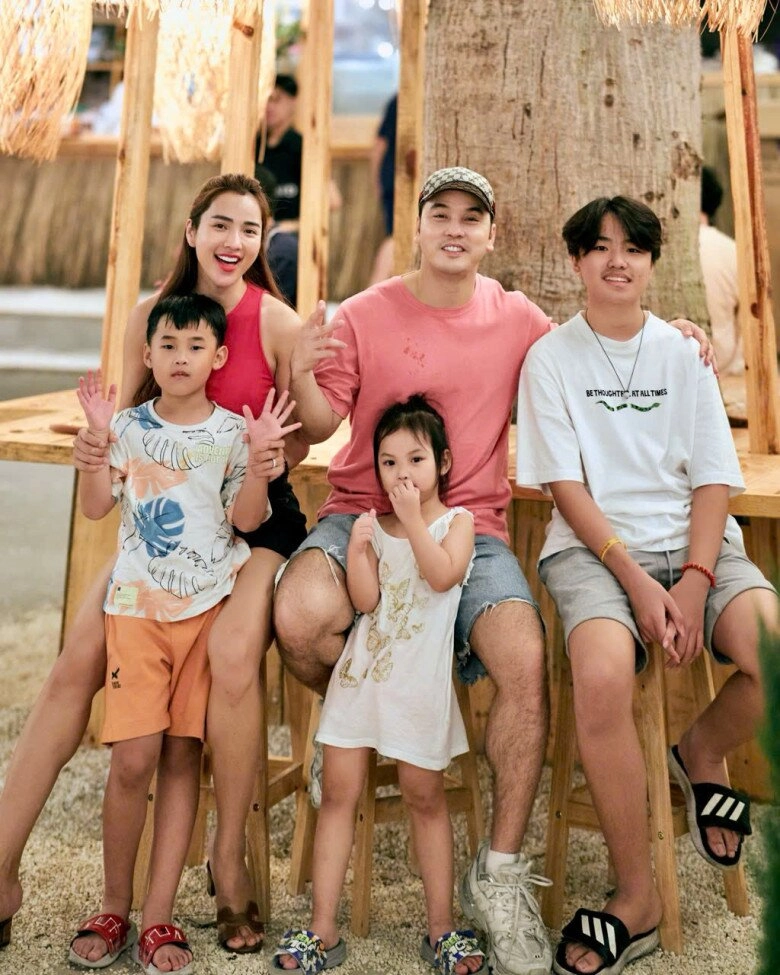 Vợ ưng hoàng phúc thương con trai qua mỹ ở cùng ba ruột không còn được nuông chiều gọi điện về mít ướt với mẹ - 7