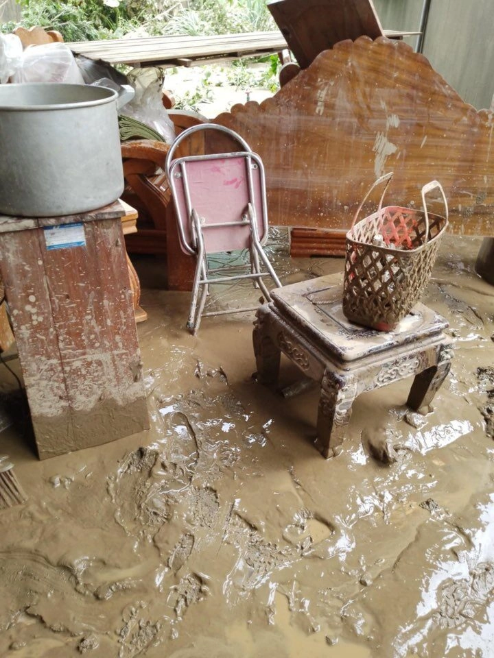 Xót xa cảnh mẹ nam mc chạy lũ 2 lần trong 2 tháng nhà mới sửa sang được chút thì nước lại dâng - 5