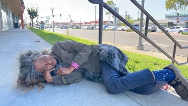 Xót xa tình cảnh hiện tại của nữ ca sĩ việt hóa điên đi lang thang trên phố đồng nghiệp buồn và đau lòng quá - 8