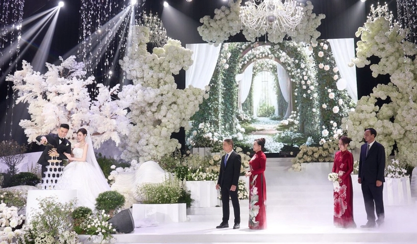 Xúc động khoảnh khắc bố ruột đỗ thị hà khập khiễng dắt ái nữ lên lễ đường trao tận tay cho con rể thiếu gia - 9