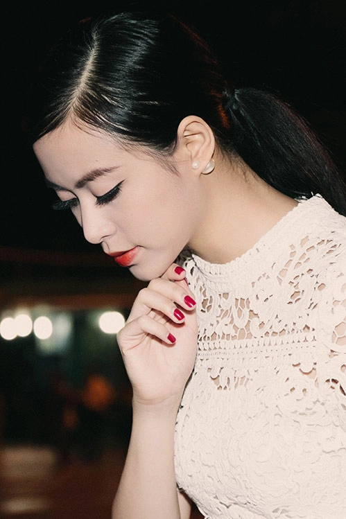 Yến trang hoàng thùy linh tinh khôi với sắc trắng - 9