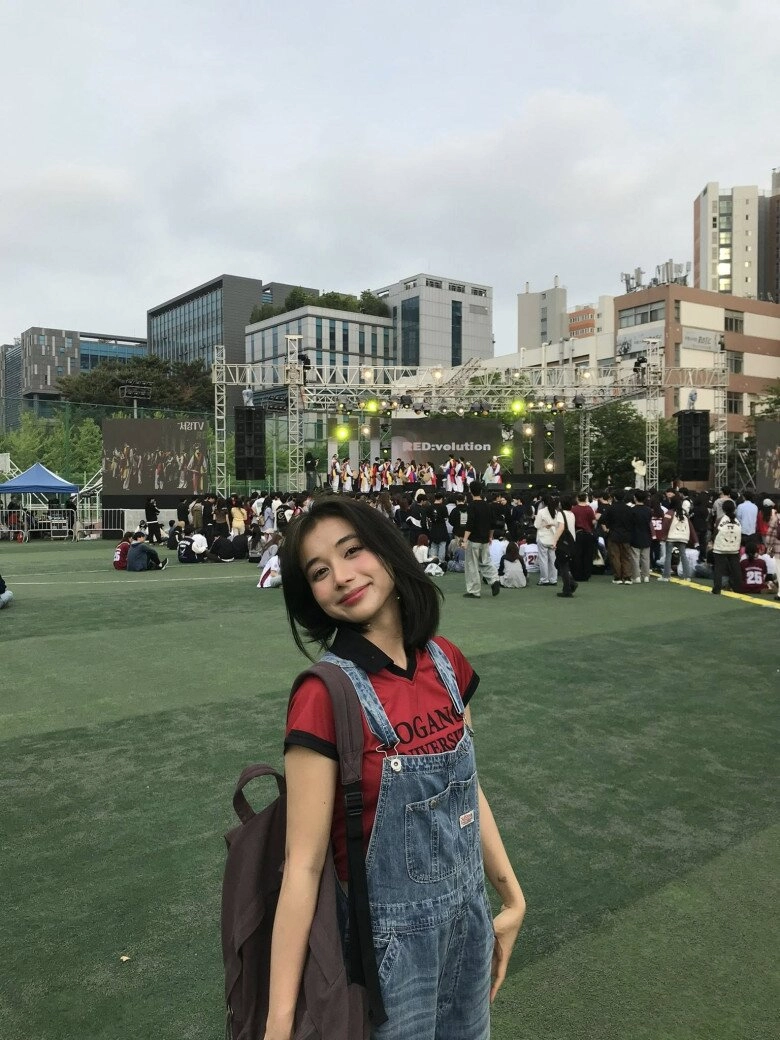 1001 cách phối đồ đi học của dàn mỹ nhân gen z mỗi người một vibe nhìn là muốn bắt chước ngay - 2