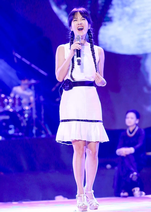 1001 kiểu tóc cưa sừng làm nghé của diva hồng nhung - 5